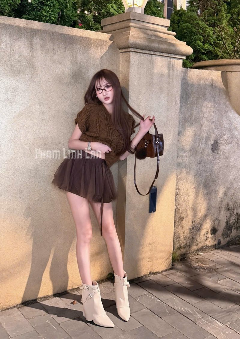 Set áo len vặn thừng cộc tay và chân váy voan