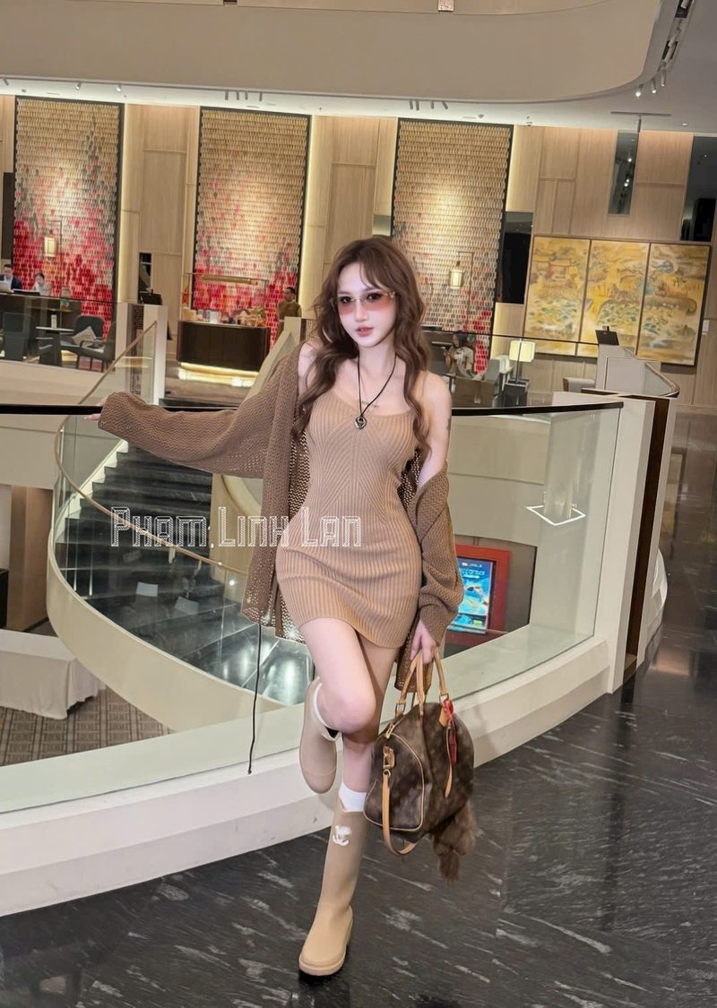 Set đầm len hai dây và cardigan dài
