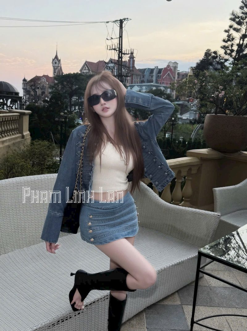 Set áo khoác jean hàng cúc và chân váy jean